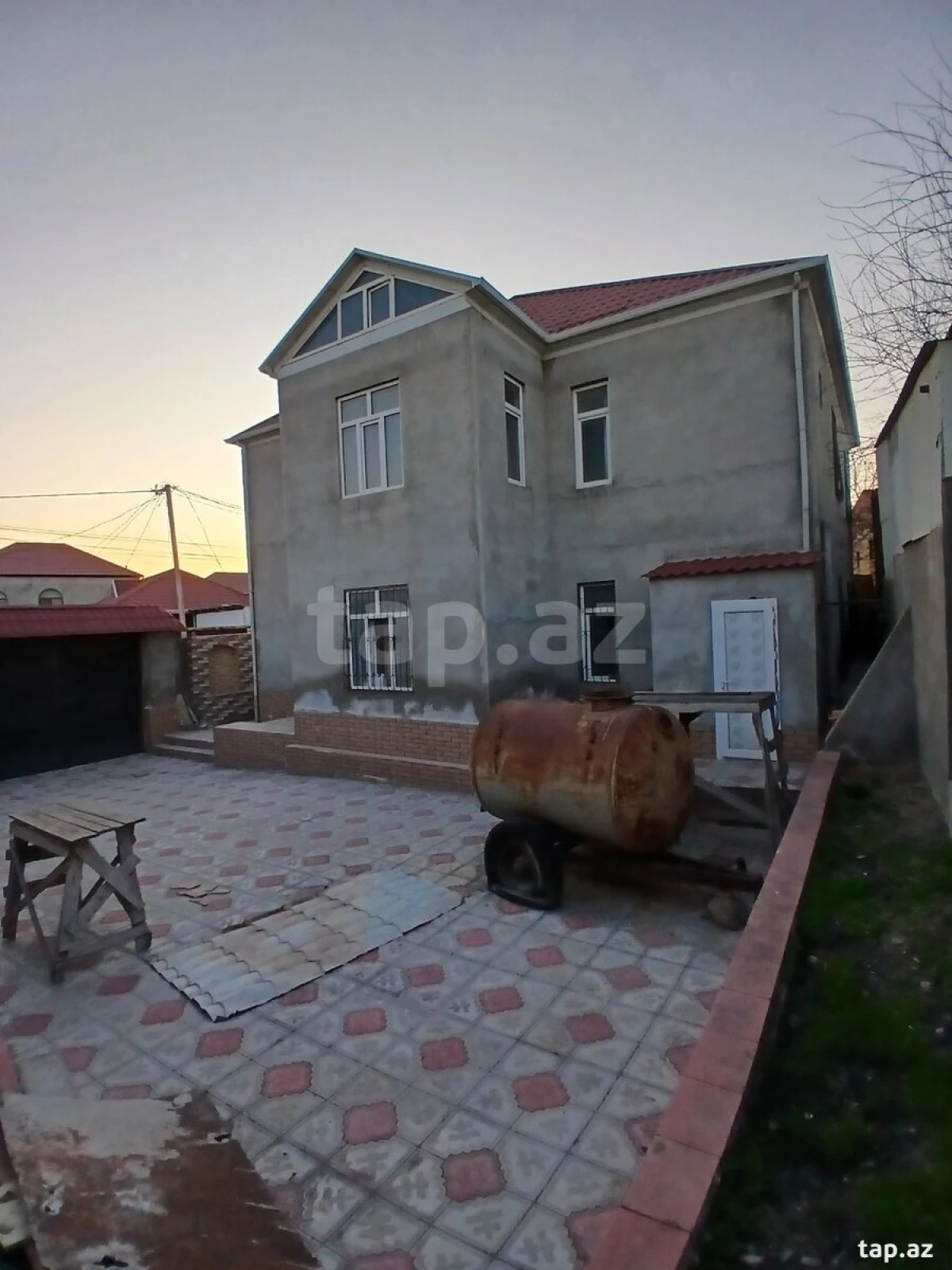 Satılır 7 otaqlı həyət evi