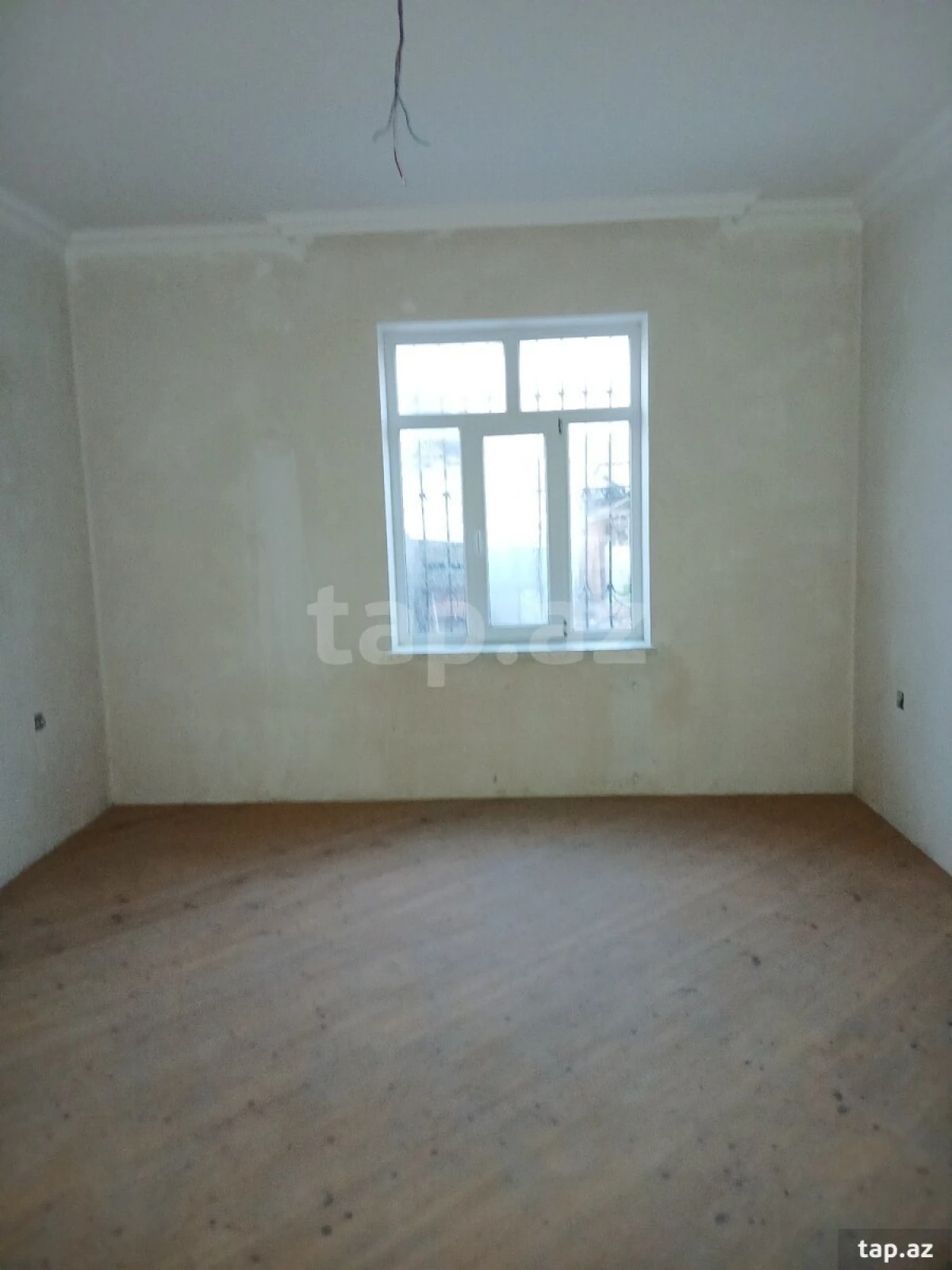 Satılır 7 otaqlı həyət evi