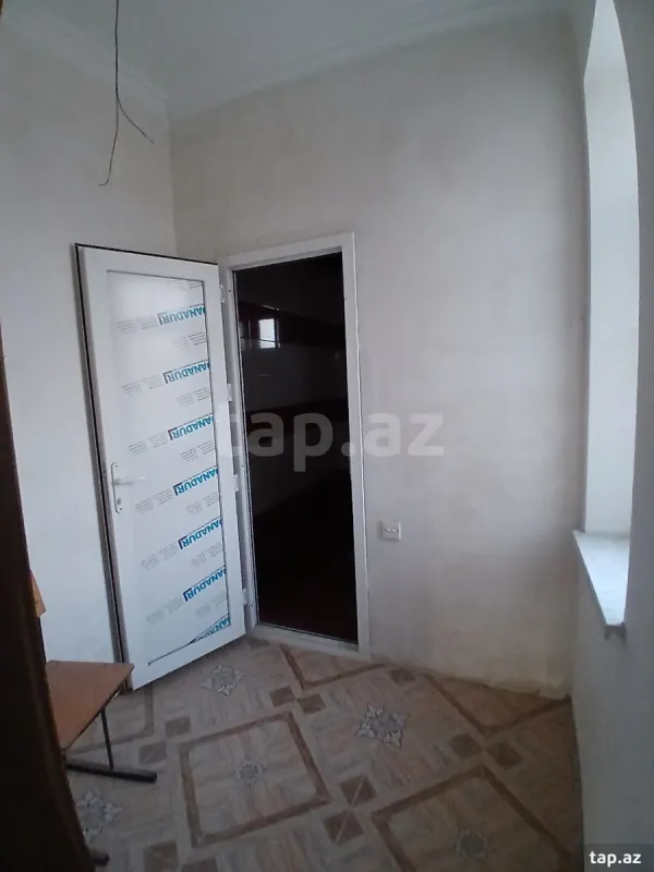 Satılır 7 otaqlı həyət evi