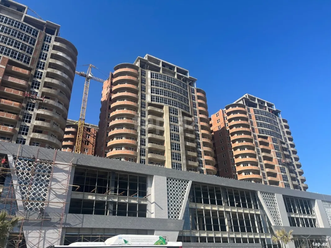 Satılır 2 otaqlı yeni tikili 101 m²