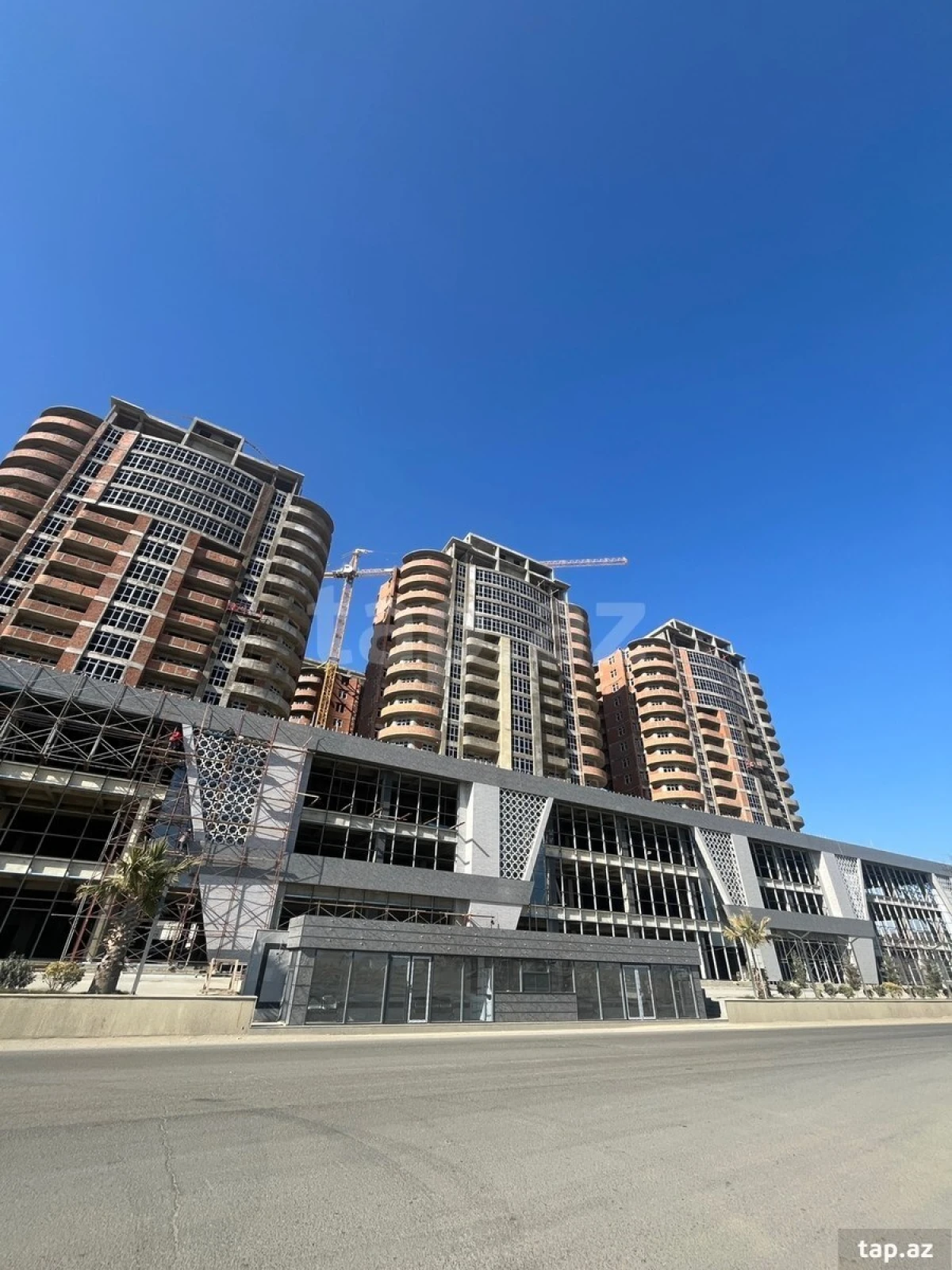 Satılır 2 otaqlı yeni tikili 101 m²