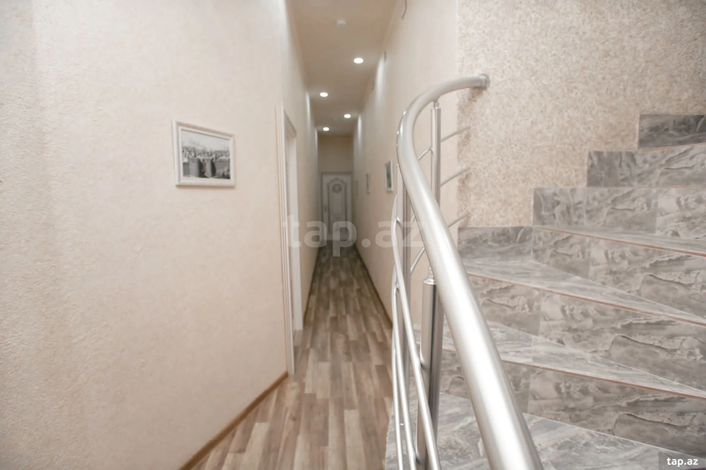 Kirayə verilir 7 otaqlı yeni tikili 200 m²