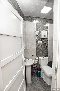 Kirayə verilir 7 otaqlı yeni tikili 200 m²