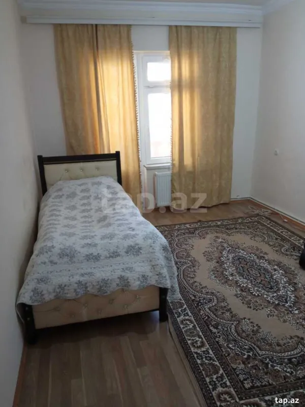 Satılır 4 otaqlı mənzil 120 m²