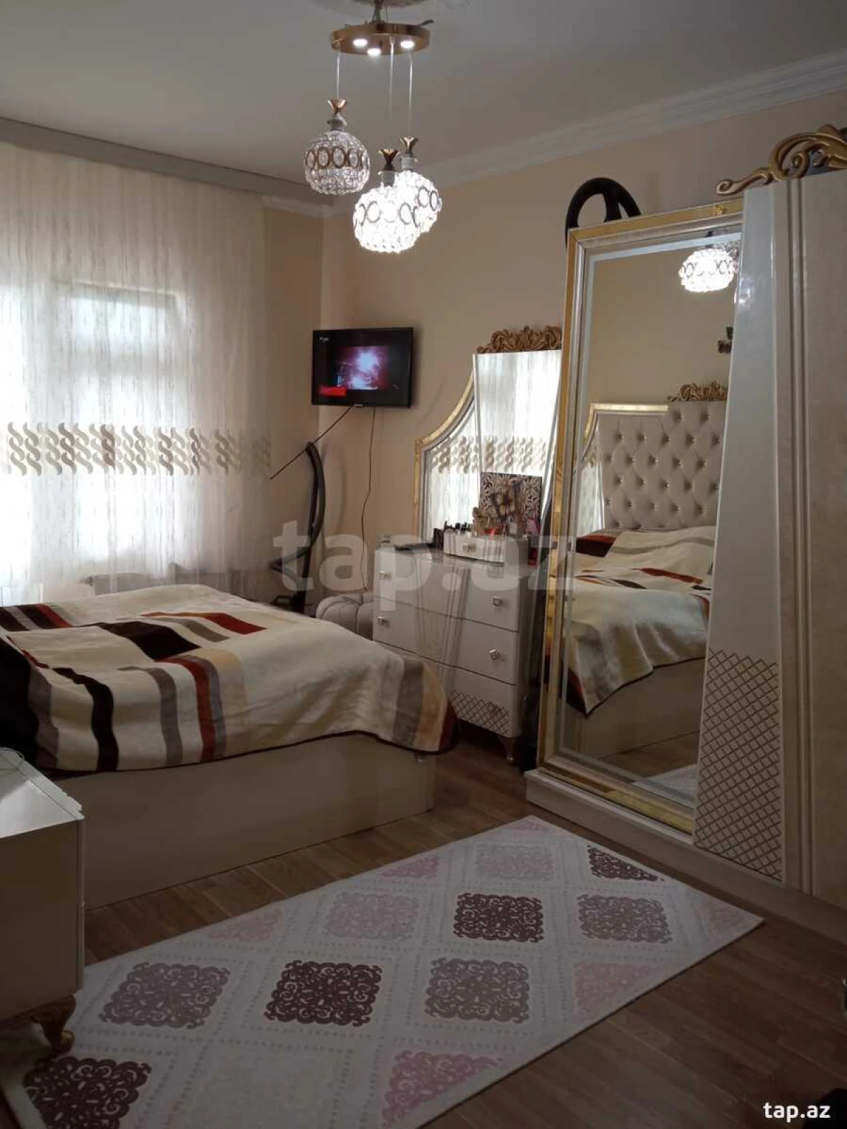 Satılır 4 otaqlı mənzil 120 m²