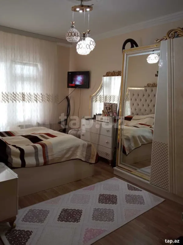 Satılır 4 otaqlı mənzil 120 m²