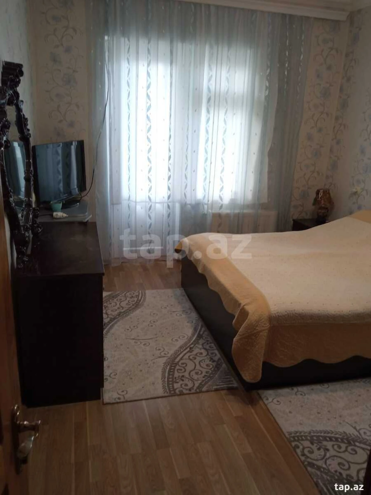 Satılır 4 otaqlı mənzil 120 m²