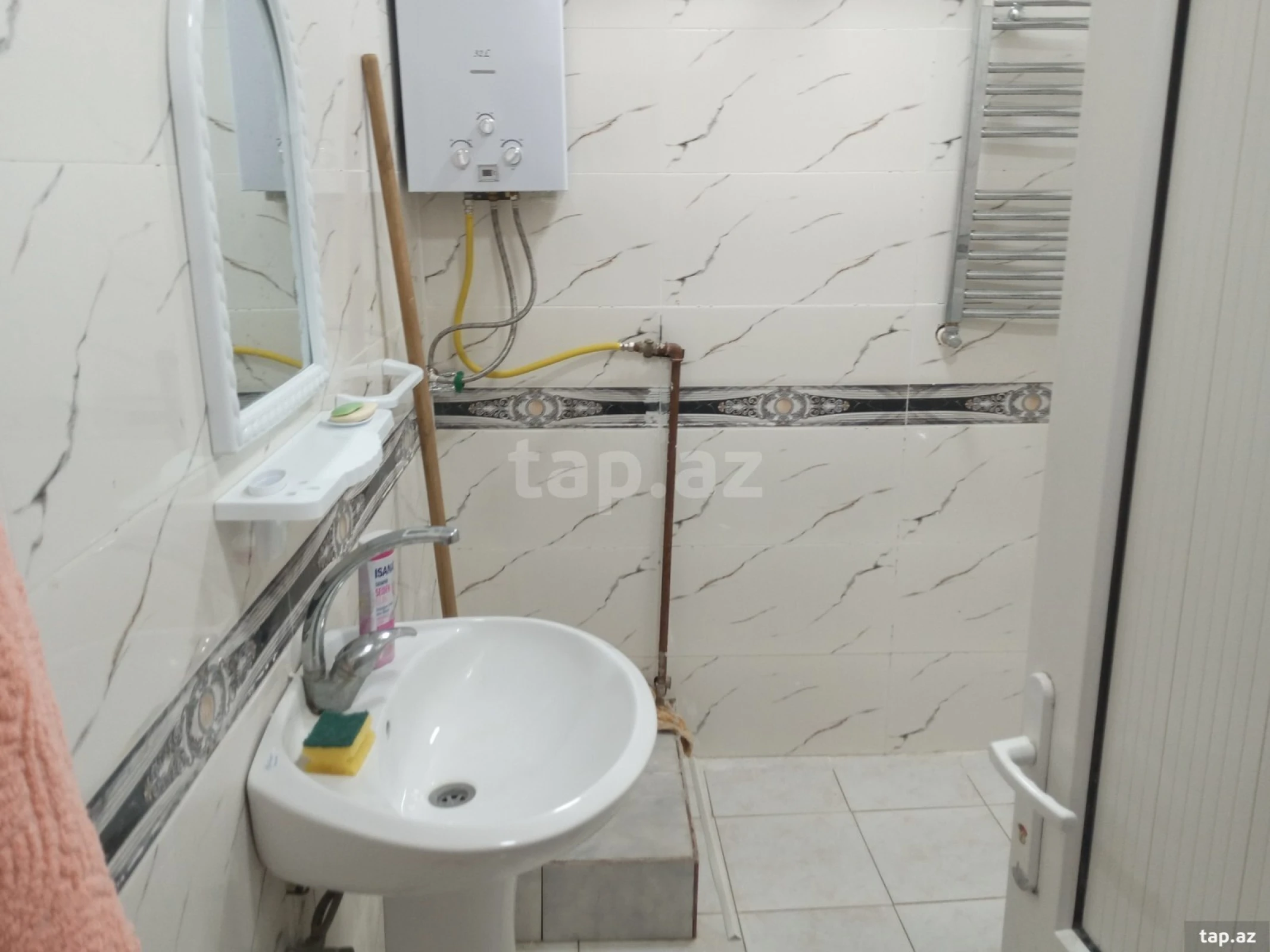 Kirayə verilir 4 otaqlı həyət evi