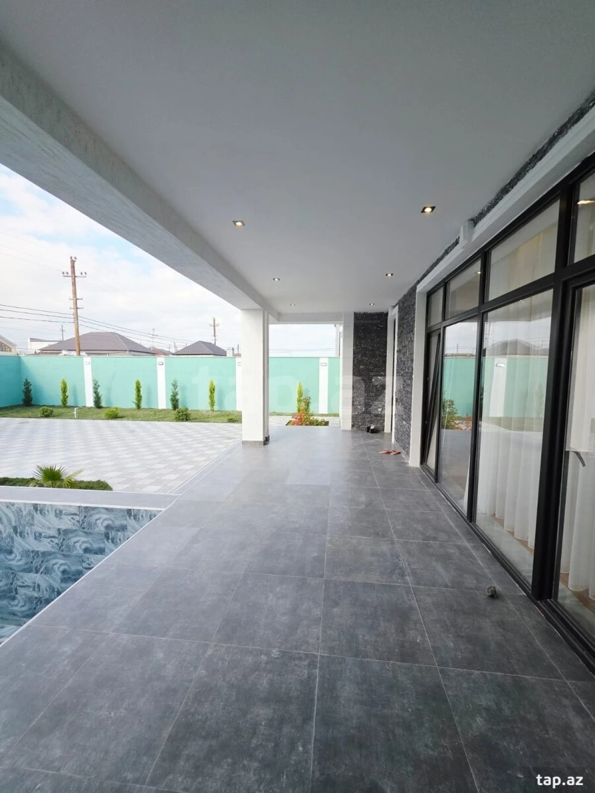 Satılır 4 otaqlı həyət evi