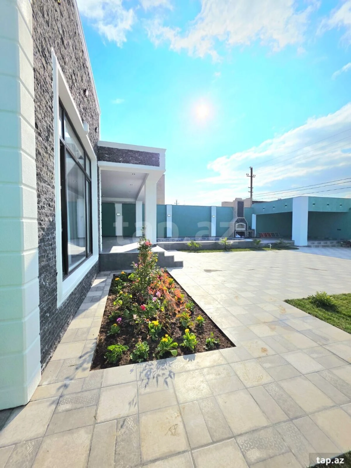 Satılır 4 otaqlı həyət evi