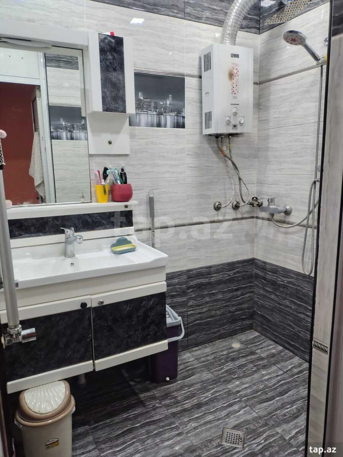 Satılır 3 otaqlı mənzil 94 m²