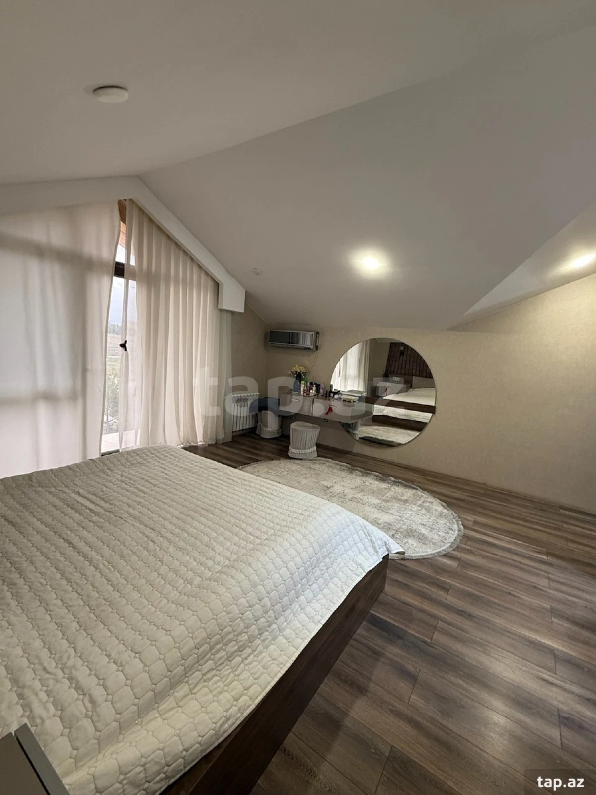 Satılır 7 otaqlı həyət evi