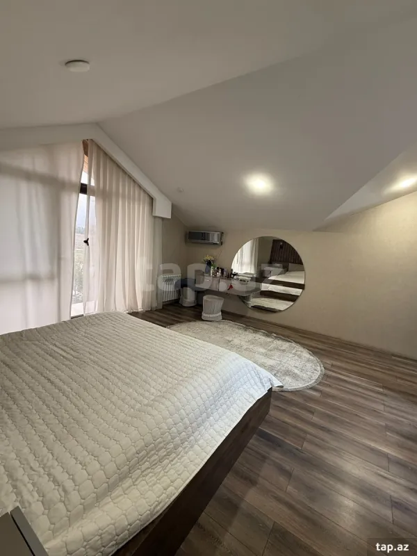 Satılır 7 otaqlı həyət evi