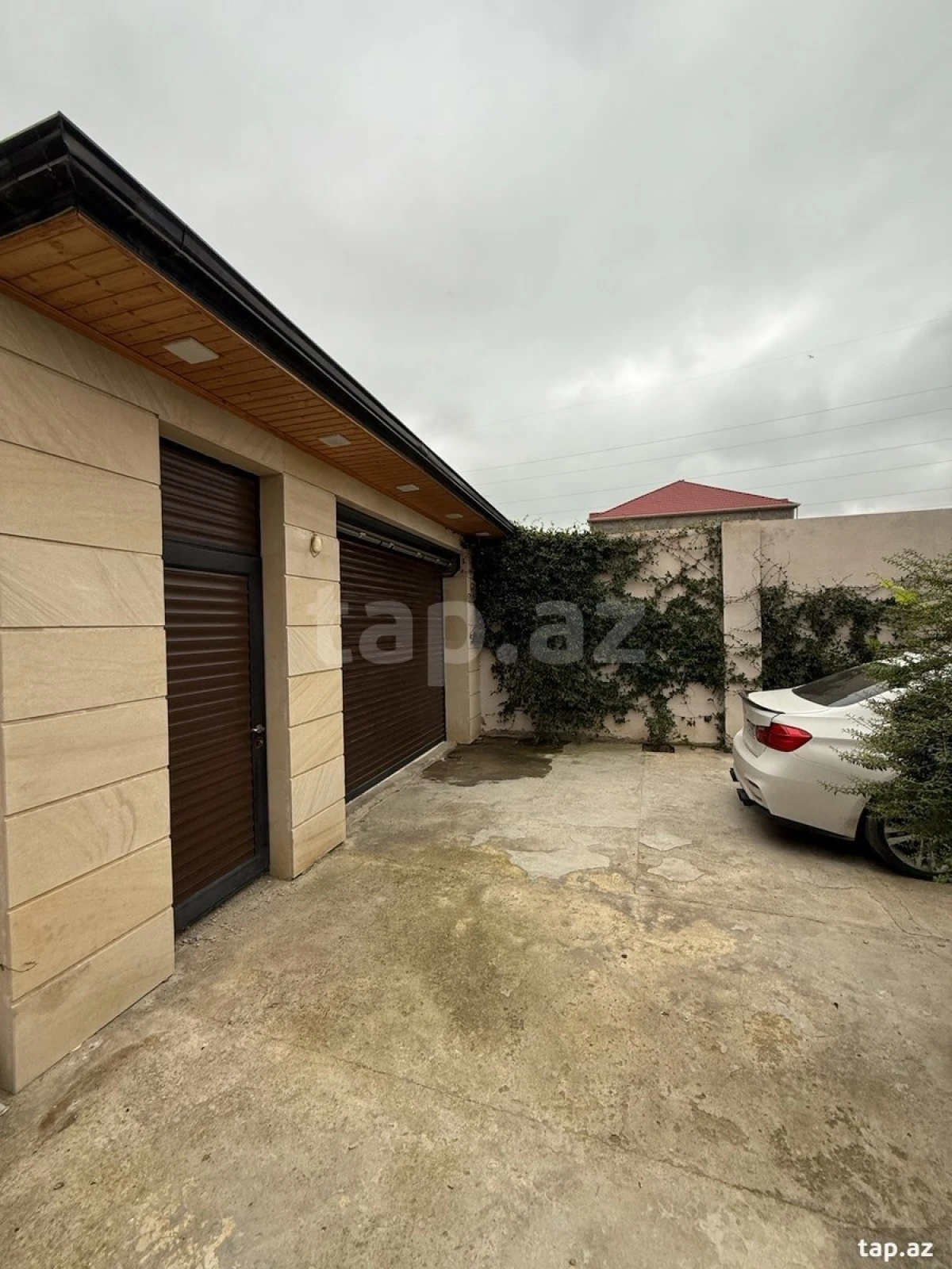 Satılır 7 otaqlı həyət evi