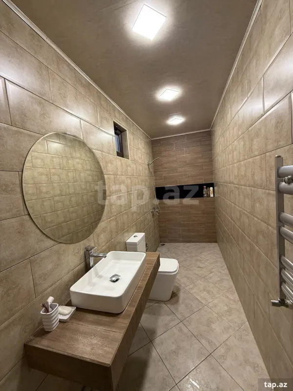 Satılır 7 otaqlı həyət evi