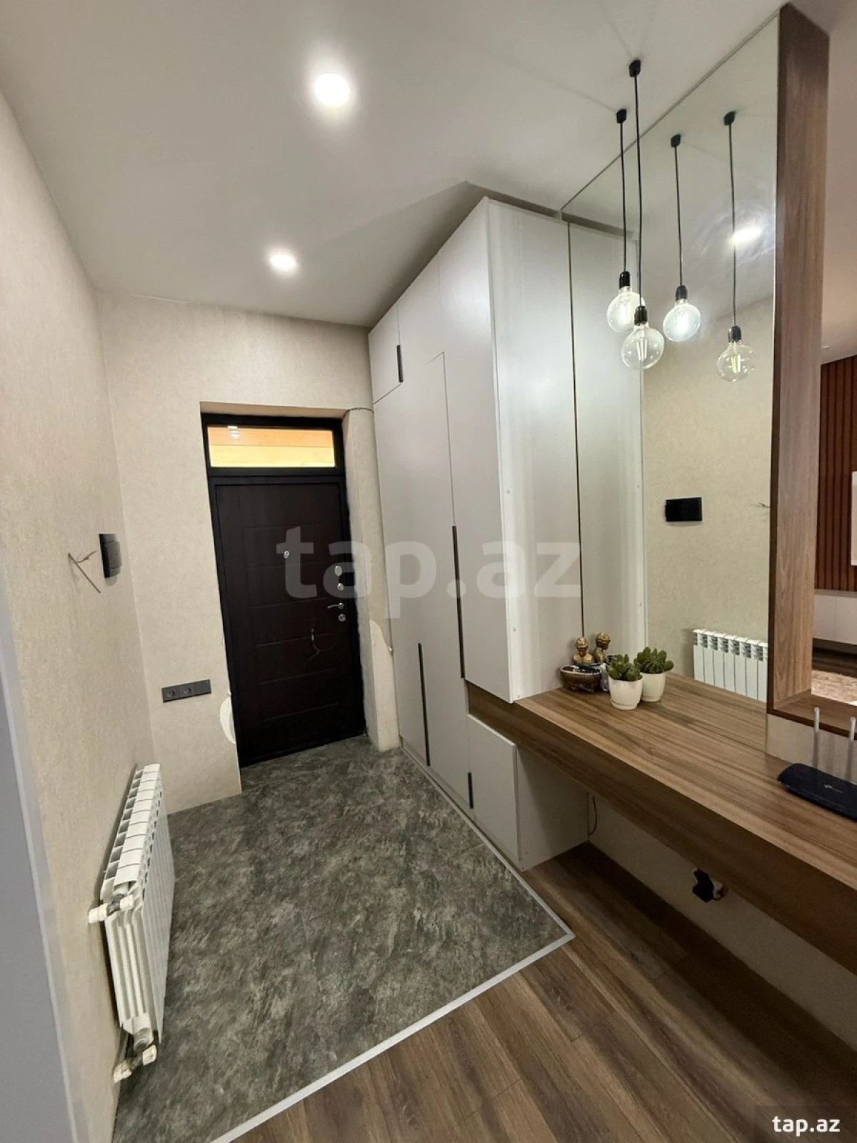 Satılır 7 otaqlı həyət evi