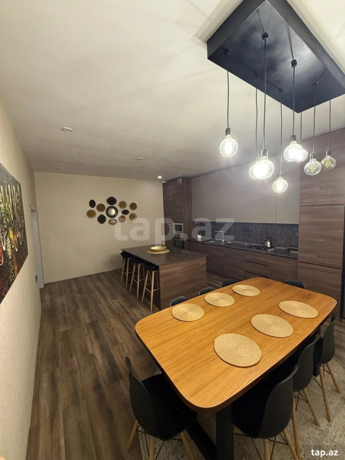 Satılır 7 otaqlı həyət evi