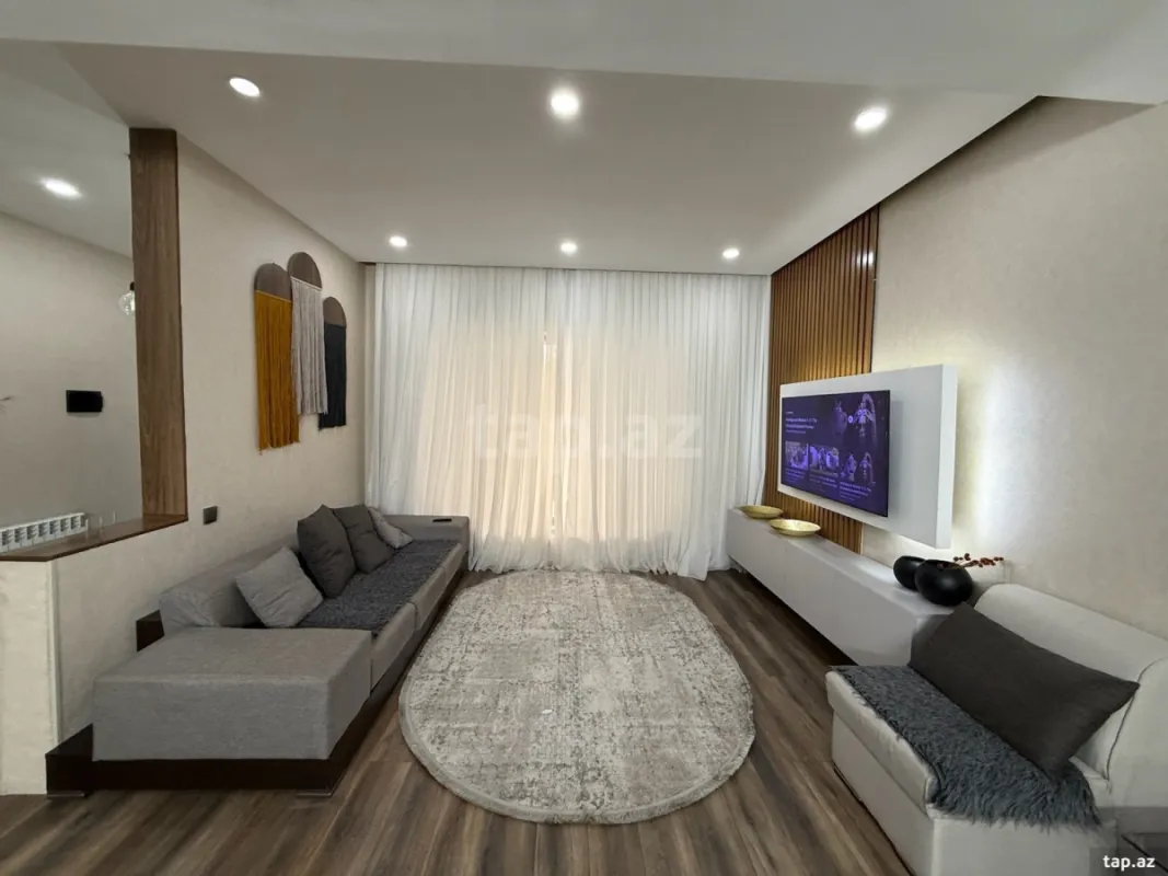 Satılır 7 otaqlı həyət evi