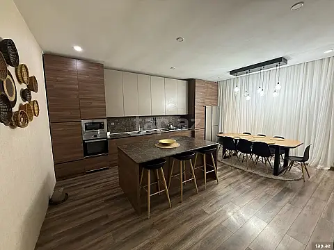 Satılır 7 otaqlı həyət evi