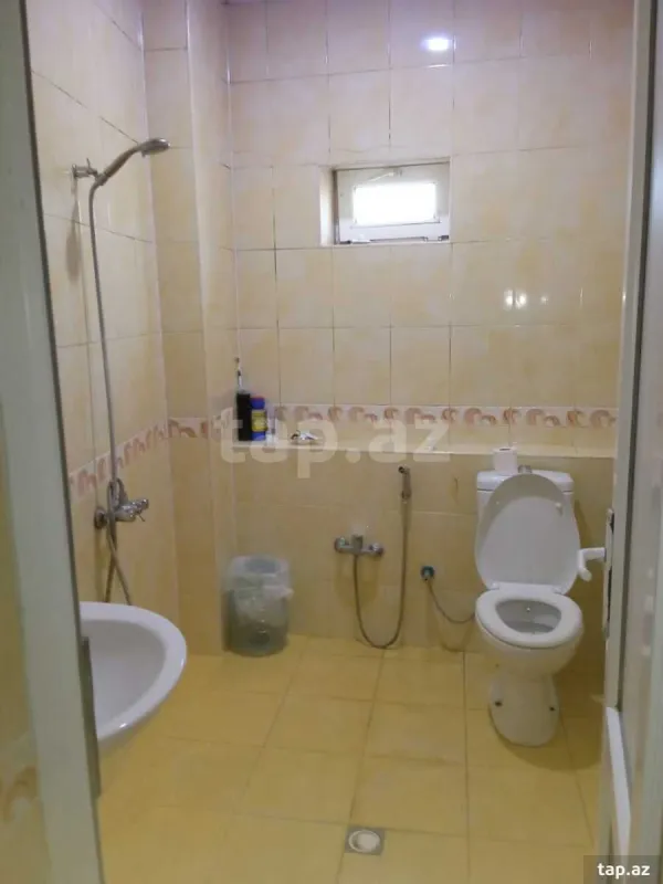 Kirayə verilir 5 otaqlı həyət evi