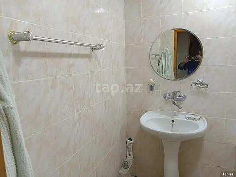 Kirayə verilir 2 otaqlı mənzil 67 m²