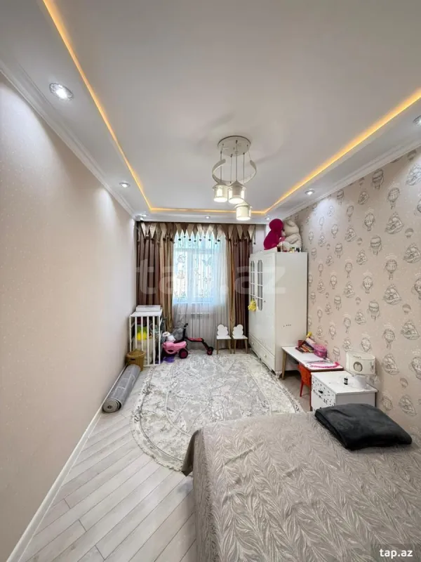 Satılır 3 otaqlı yeni tikili 125 m²