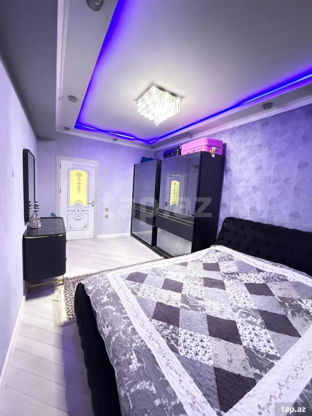Satılır 3 otaqlı yeni tikili 125 m²