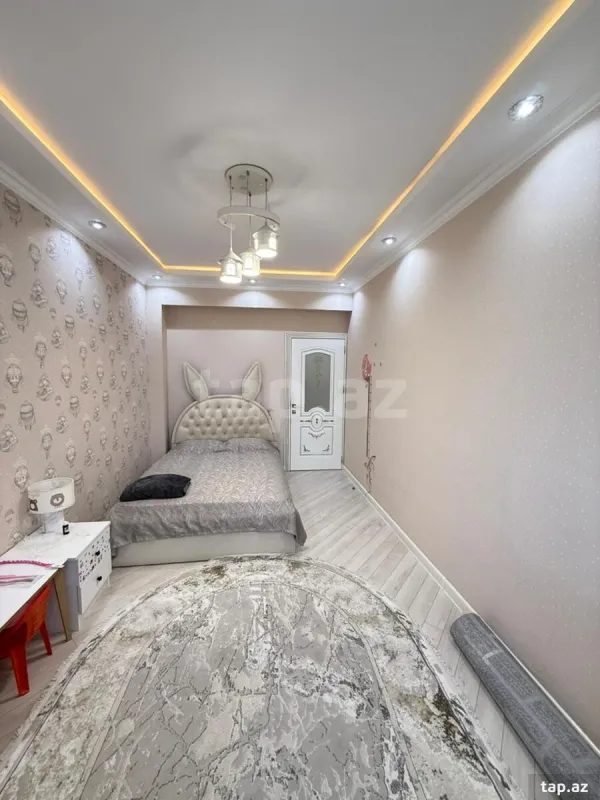 Satılır 3 otaqlı yeni tikili 125 m²