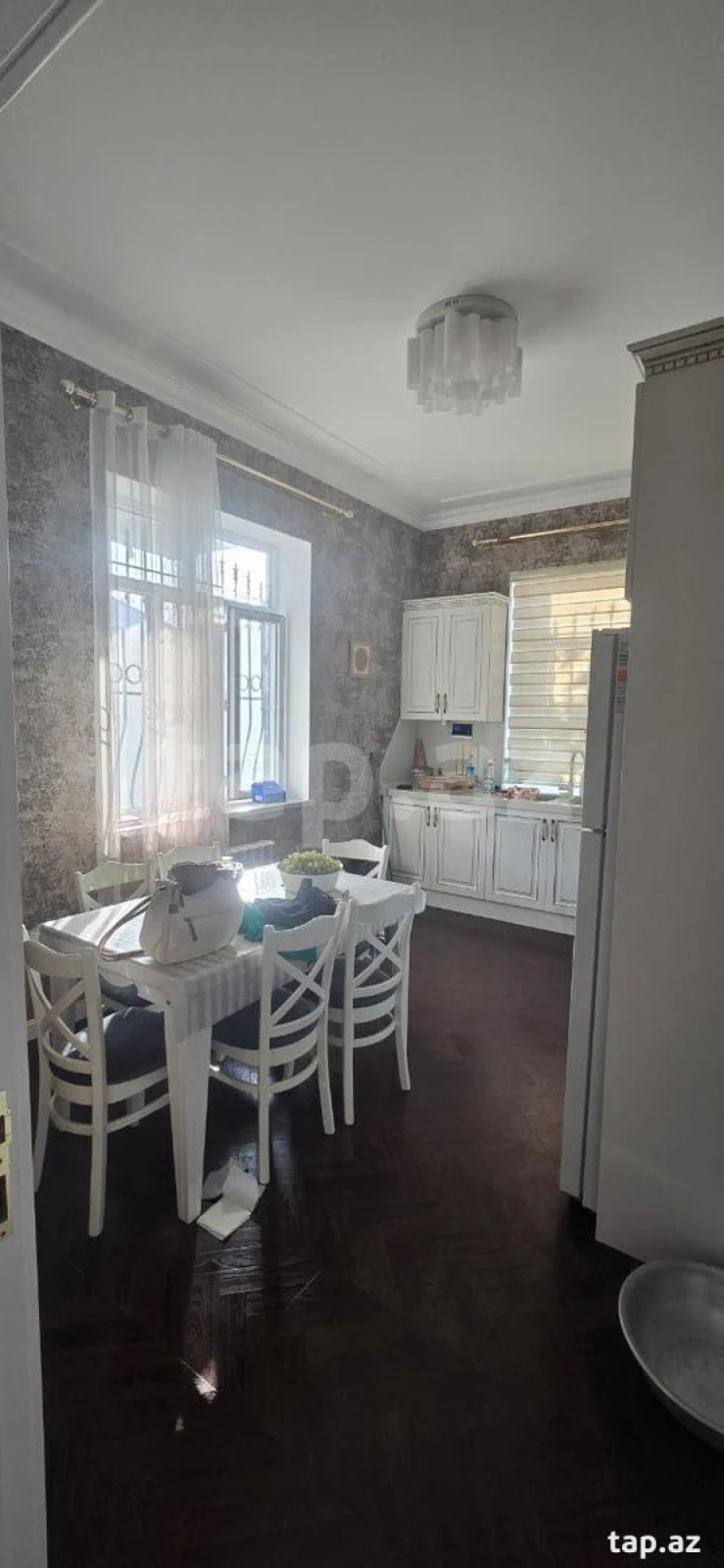 Satılır 6 otaqlı həyət evi