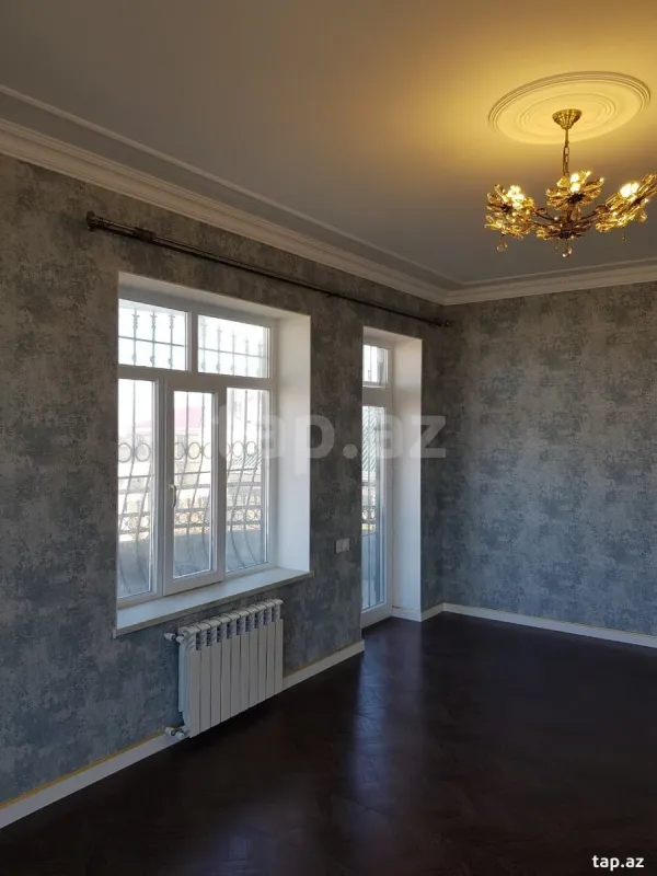 Satılır 6 otaqlı həyət evi