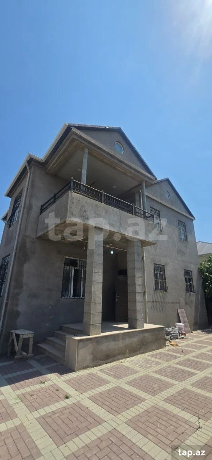 Satılır 6 otaqlı həyət evi