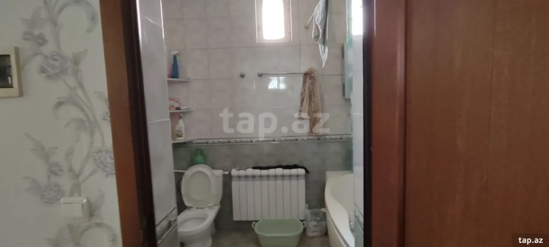 Satılır 8 otaqlı həyət evi