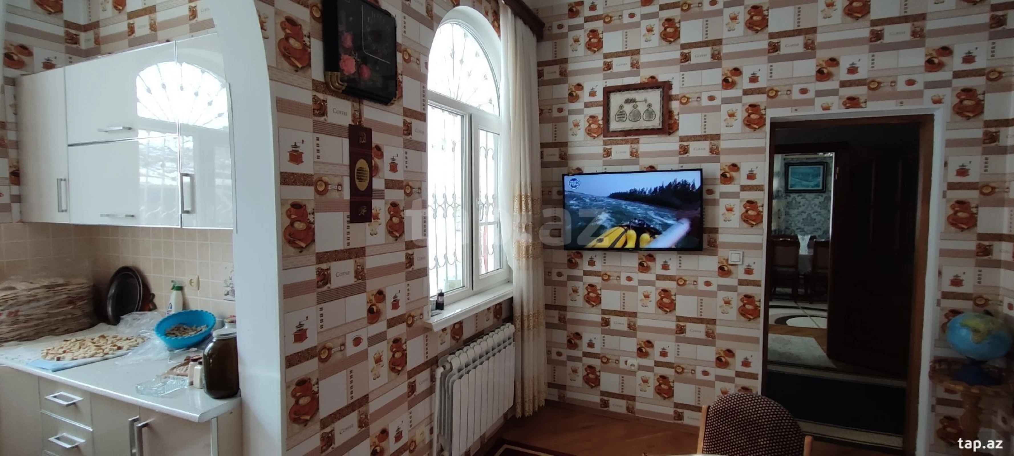 Satılır 8 otaqlı həyət evi