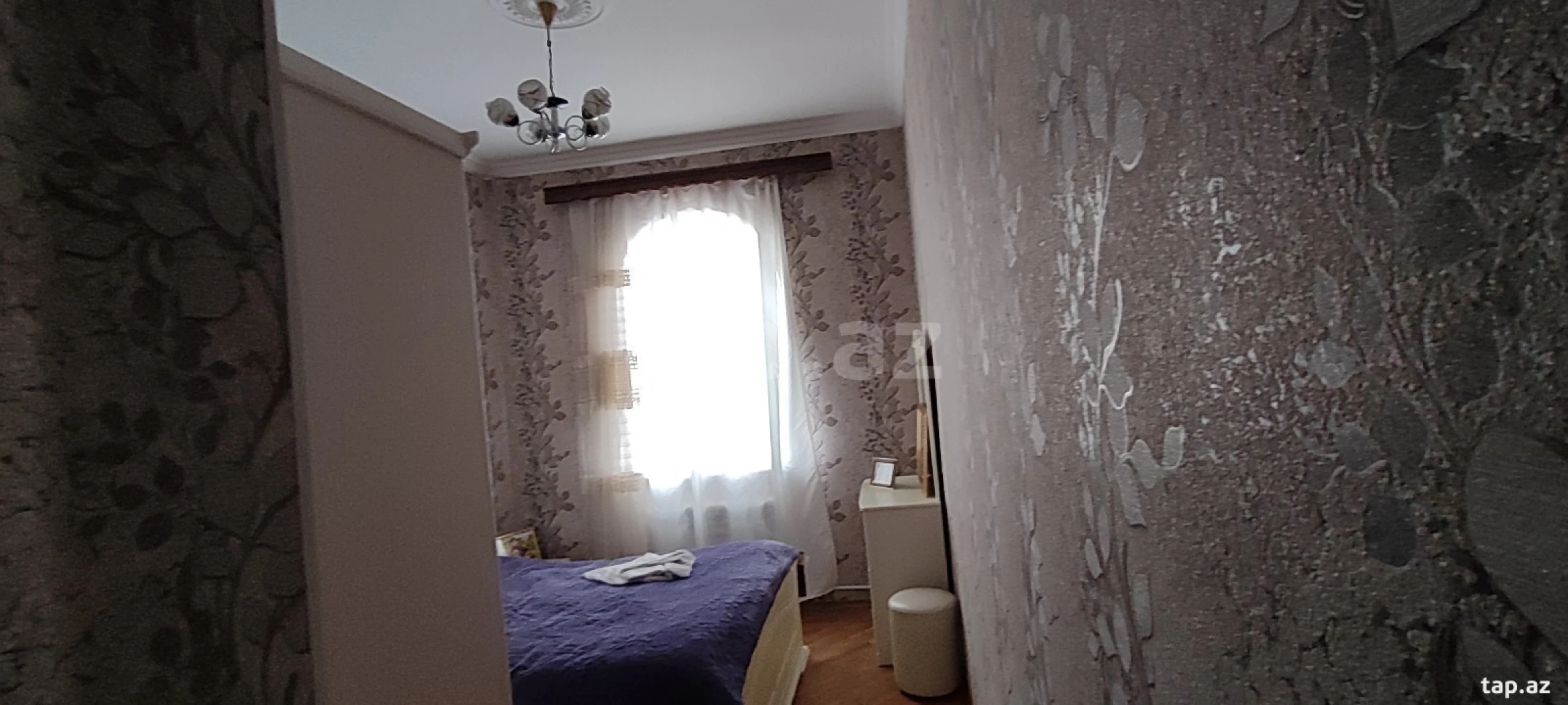 Satılır 8 otaqlı həyət evi