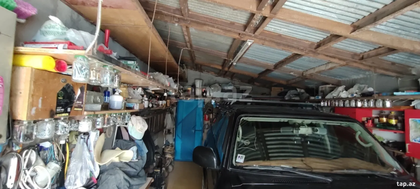 Satılır 8 otaqlı həyət evi