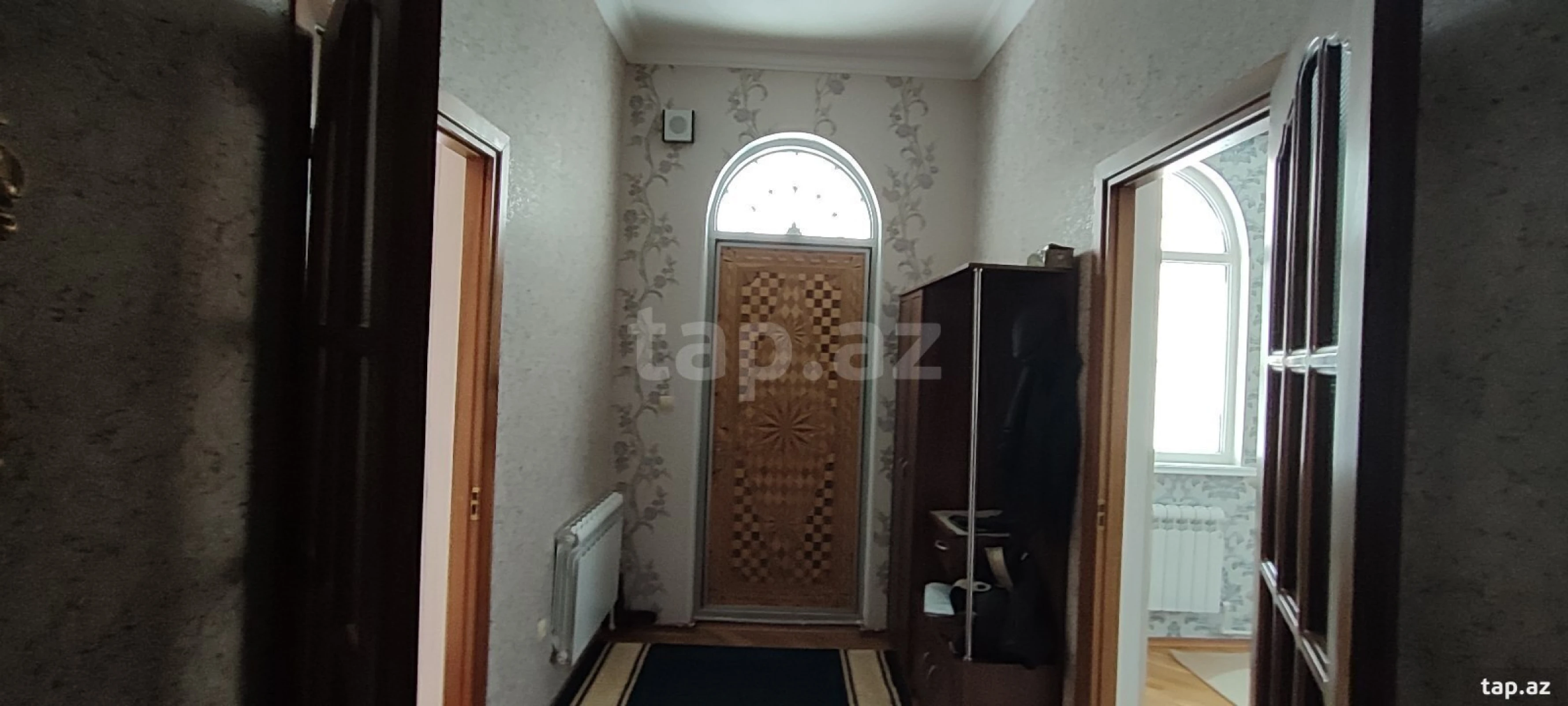 Satılır 8 otaqlı həyət evi