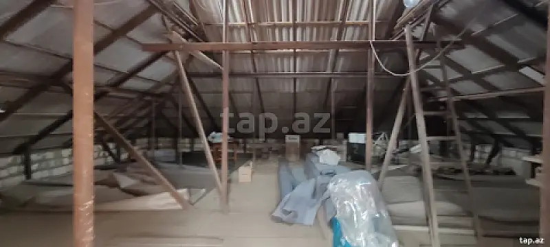 Satılır 8 otaqlı həyət evi