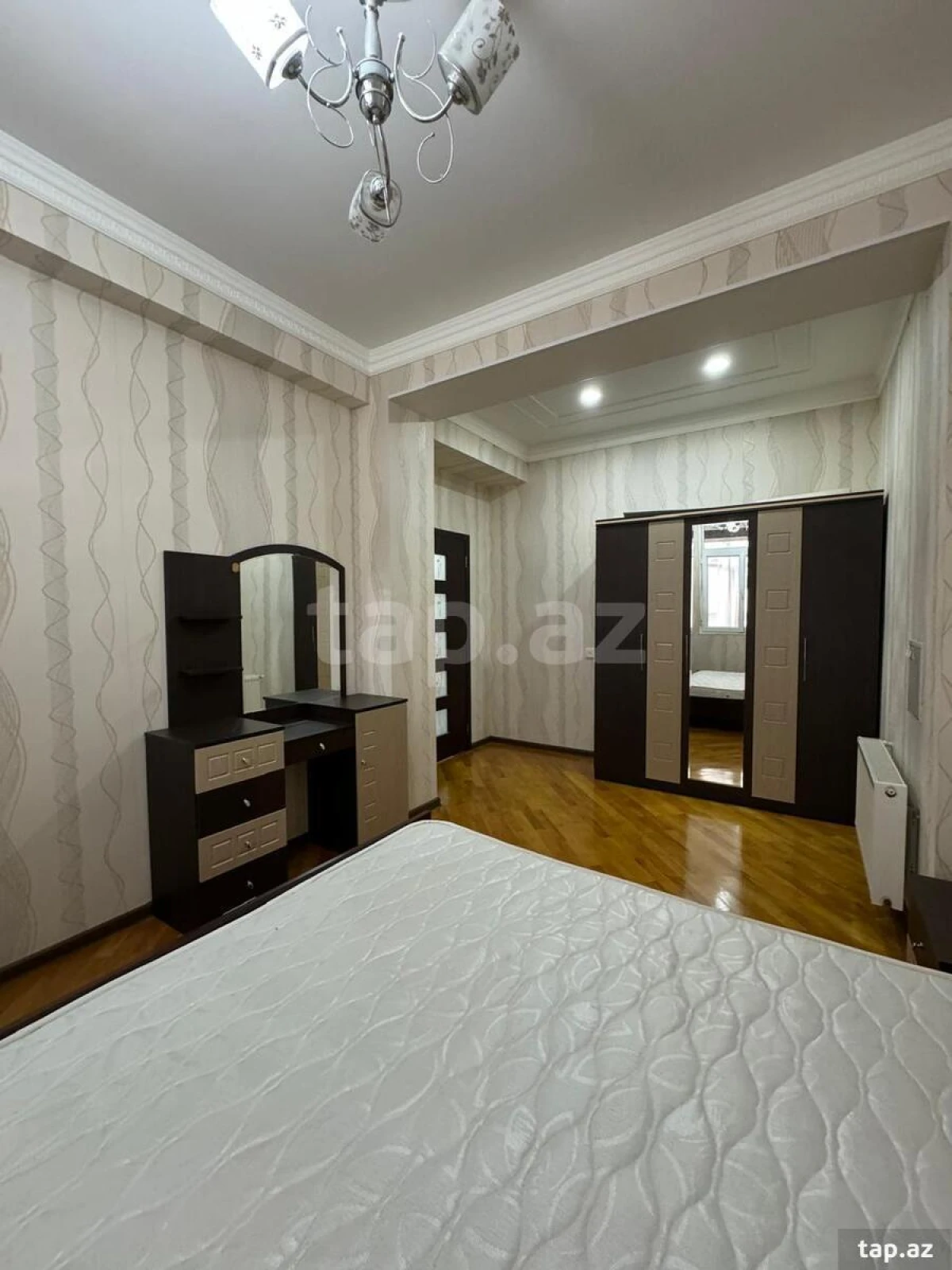 Kirayə verilir 3 otaqlı yeni tikili 98 m²