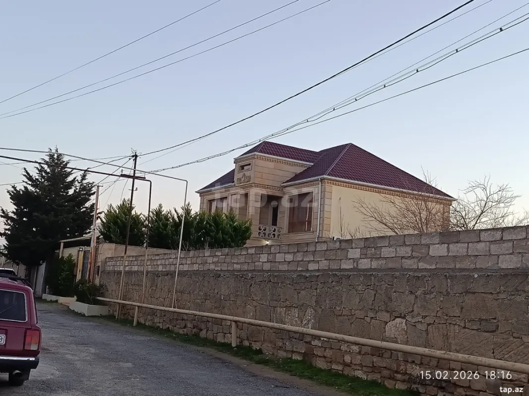 Satılır 4 otaqlı həyət evi