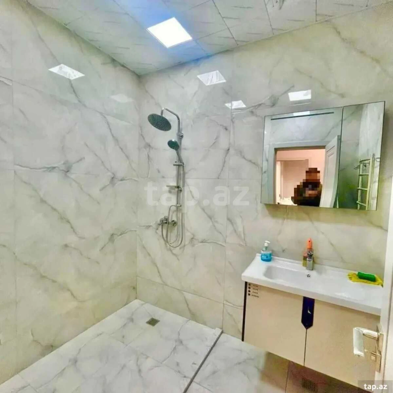 Satılır 2 otaqlı yeni tikili 80 m²