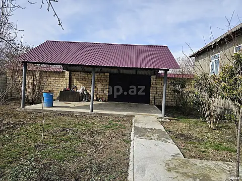 Satılır 4 otaqlı həyət evi