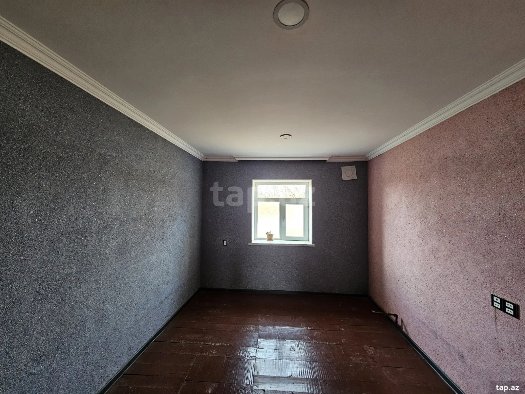 Satılır 4 otaqlı həyət evi