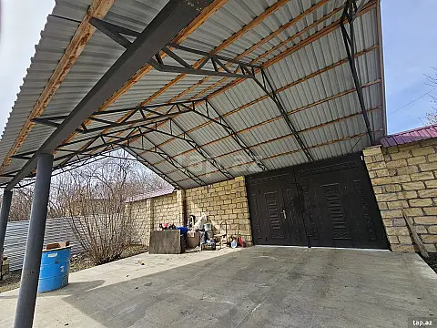 Satılır 4 otaqlı həyət evi