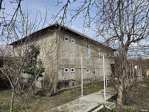 Satılır 4 otaqlı həyət evi