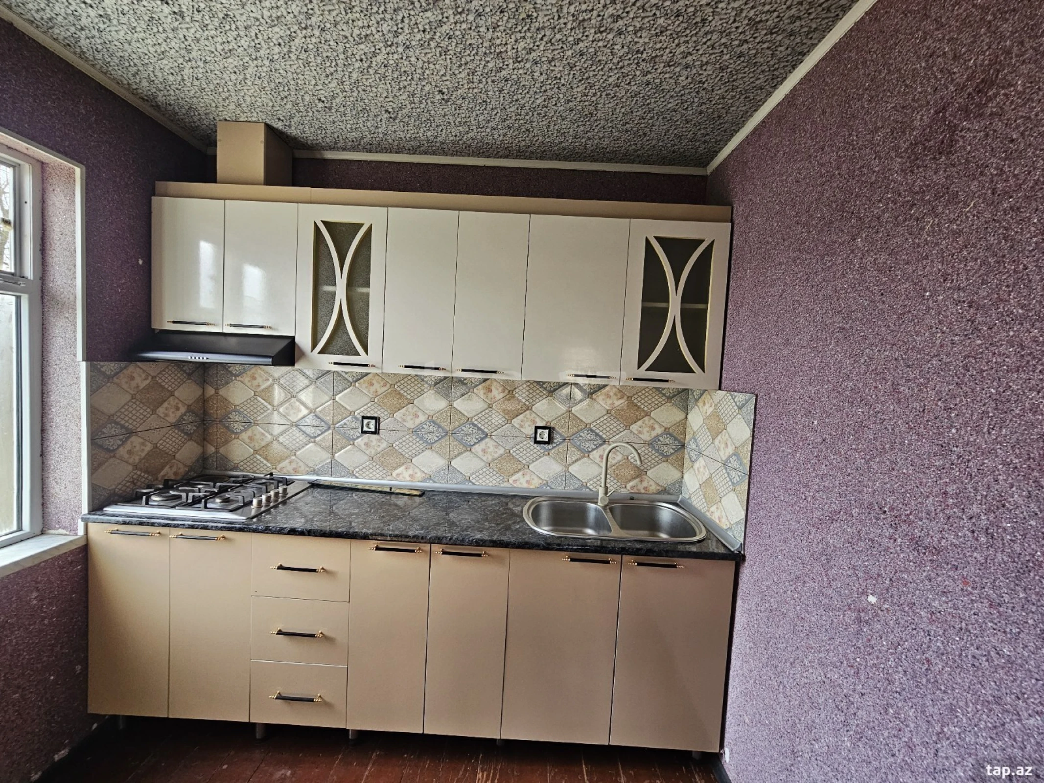 Satılır 4 otaqlı həyət evi