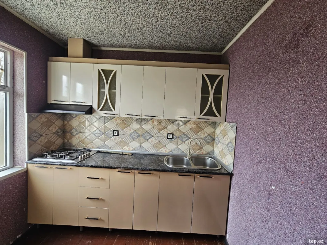 Satılır 4 otaqlı həyət evi