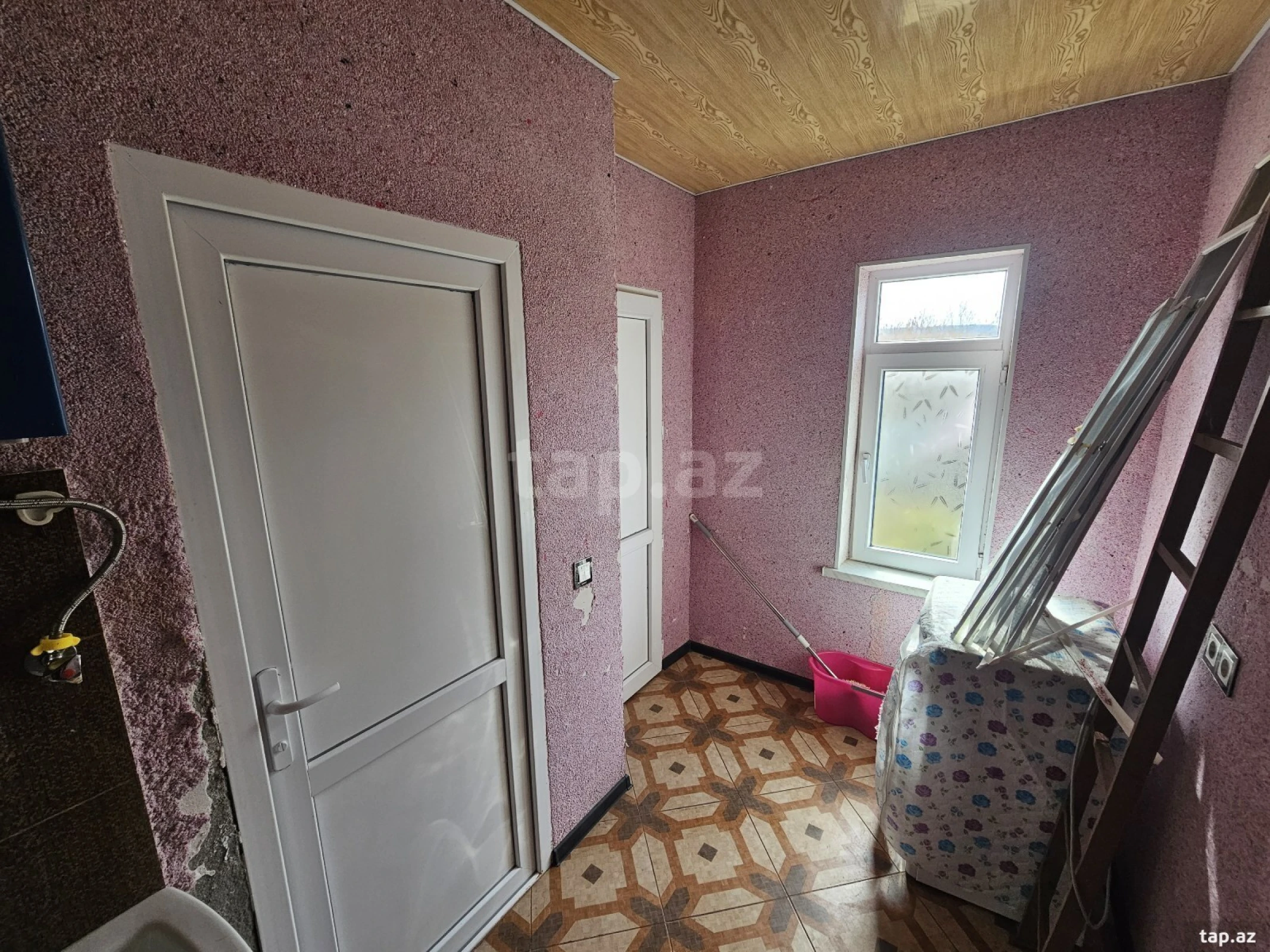 Satılır 4 otaqlı həyət evi