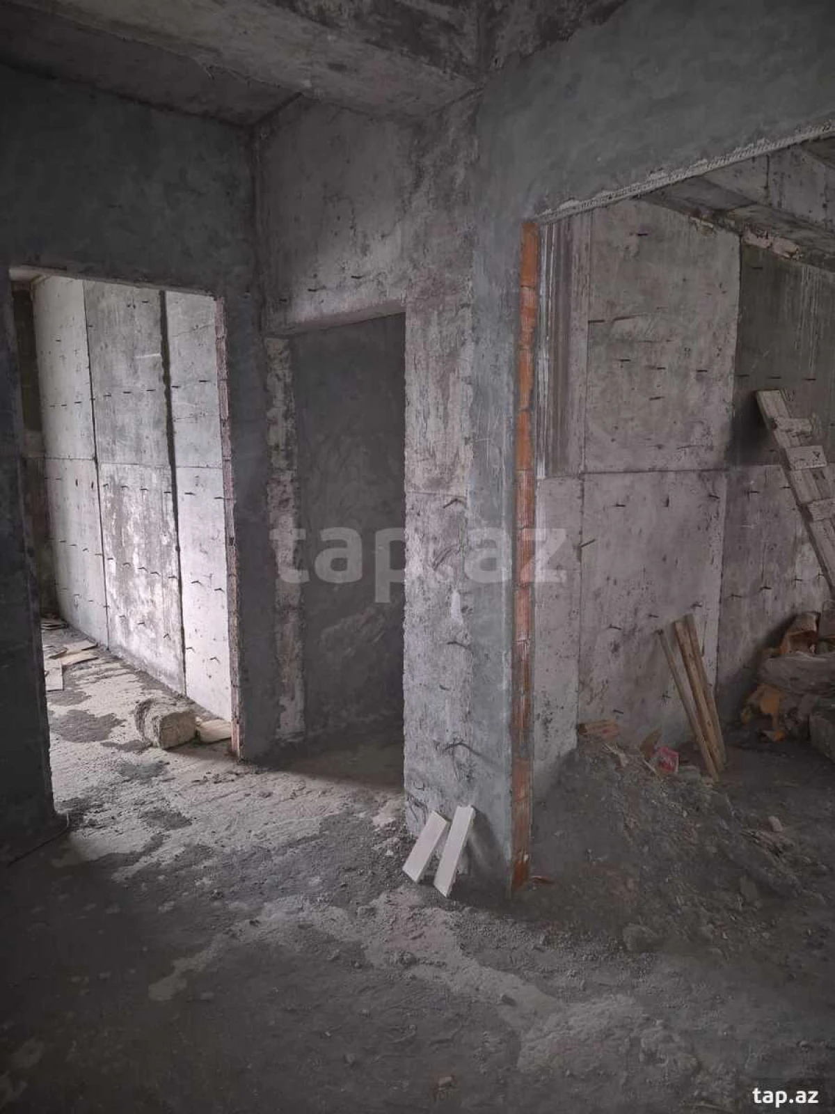 Satılır 3 otaqlı yeni tikili 130 m²