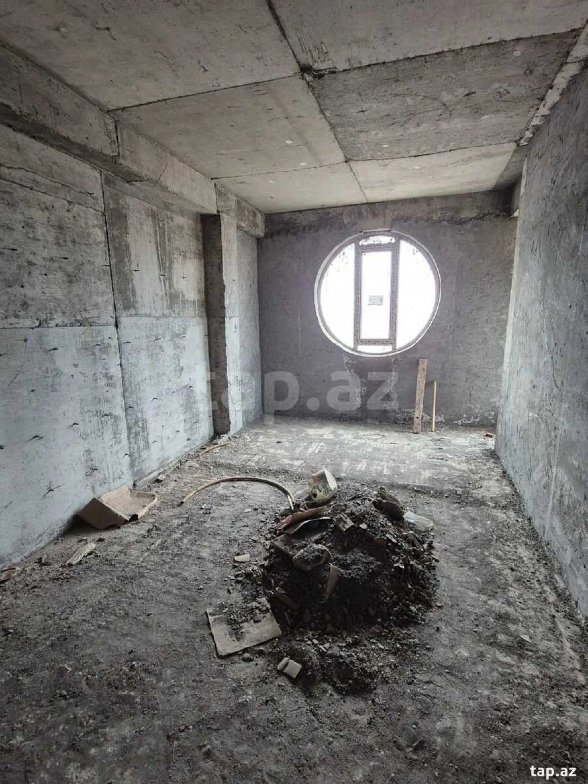 Satılır 3 otaqlı yeni tikili 130 m²
