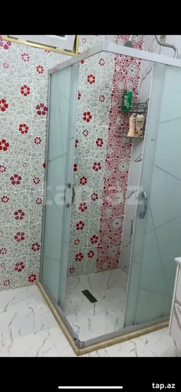 Kirayə verilir 5 otaqlı həyət evi